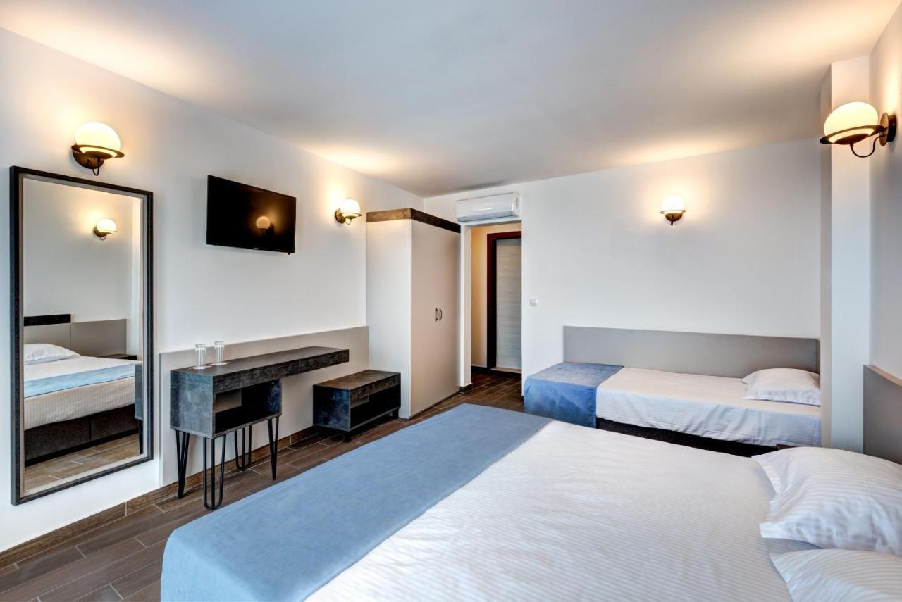 Panorama Blue Family Hotel And Free Parking نيسيبار المظهر الخارجي الصورة
