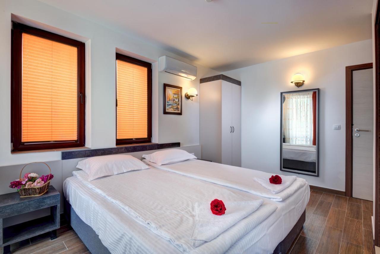 Panorama Blue Family Hotel And Free Parking نيسيبار المظهر الخارجي الصورة