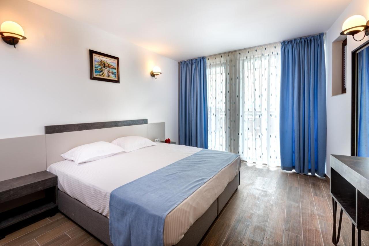 Panorama Blue Family Hotel And Free Parking نيسيبار المظهر الخارجي الصورة