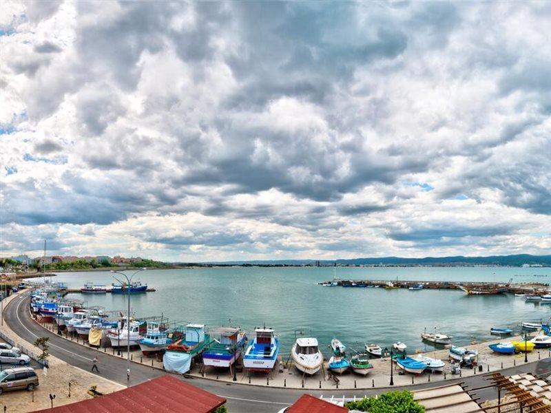 Panorama Blue Family Hotel And Free Parking نيسيبار المظهر الخارجي الصورة