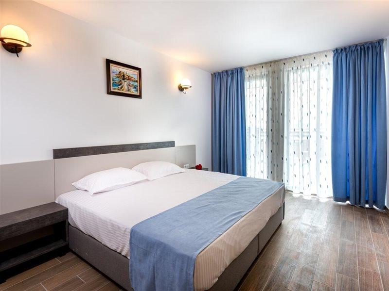 Panorama Blue Family Hotel And Free Parking نيسيبار المظهر الخارجي الصورة