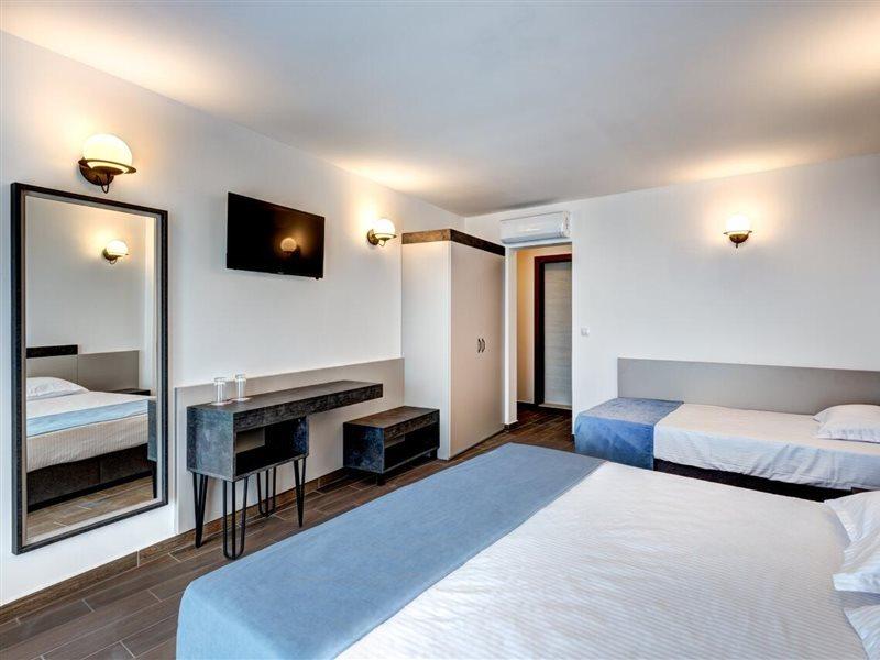 Panorama Blue Family Hotel And Free Parking نيسيبار المظهر الخارجي الصورة