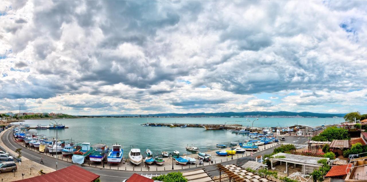 Panorama Blue Family Hotel And Free Parking نيسيبار المظهر الخارجي الصورة