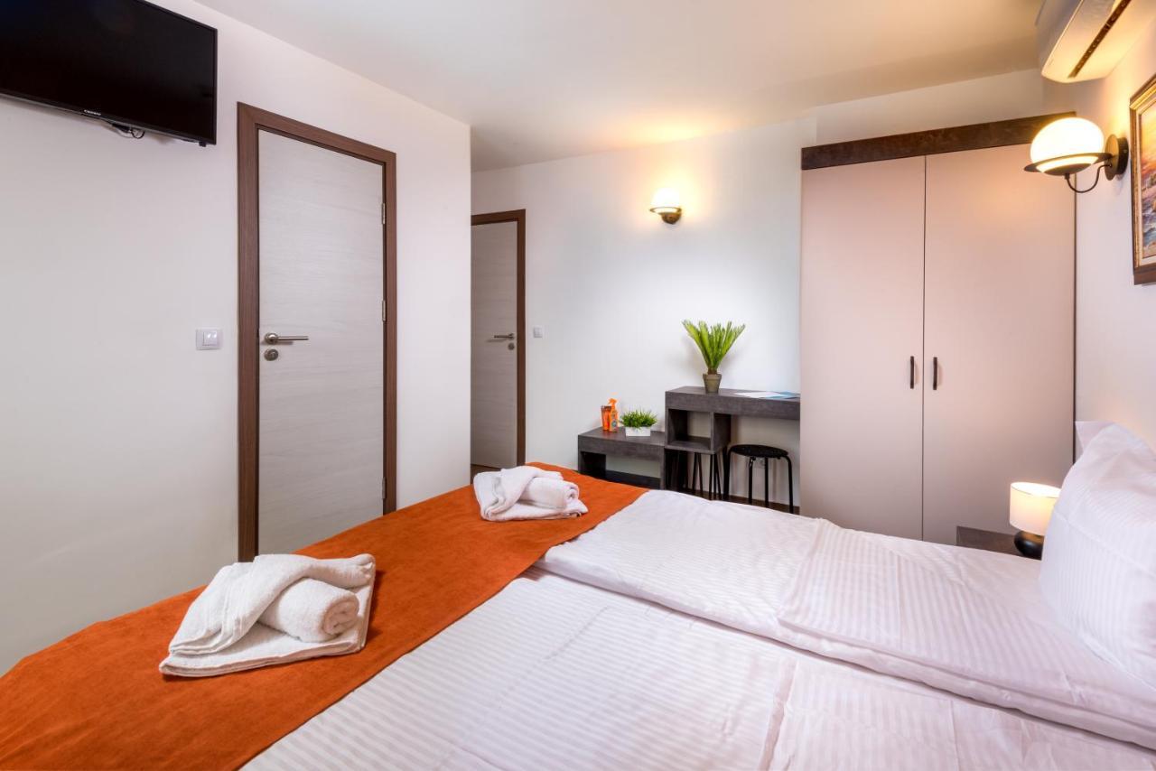 Panorama Blue Family Hotel And Free Parking نيسيبار المظهر الخارجي الصورة